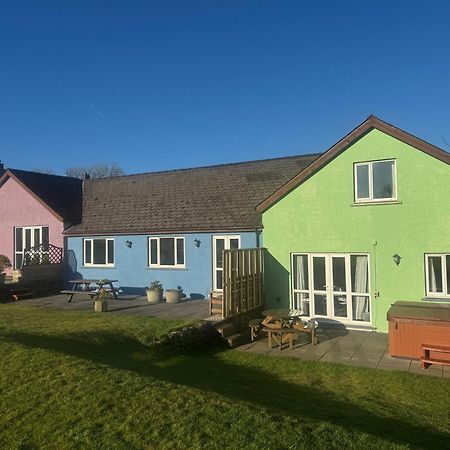 Trenewydd Farm Holiday Cottages Cardigan Esterno foto