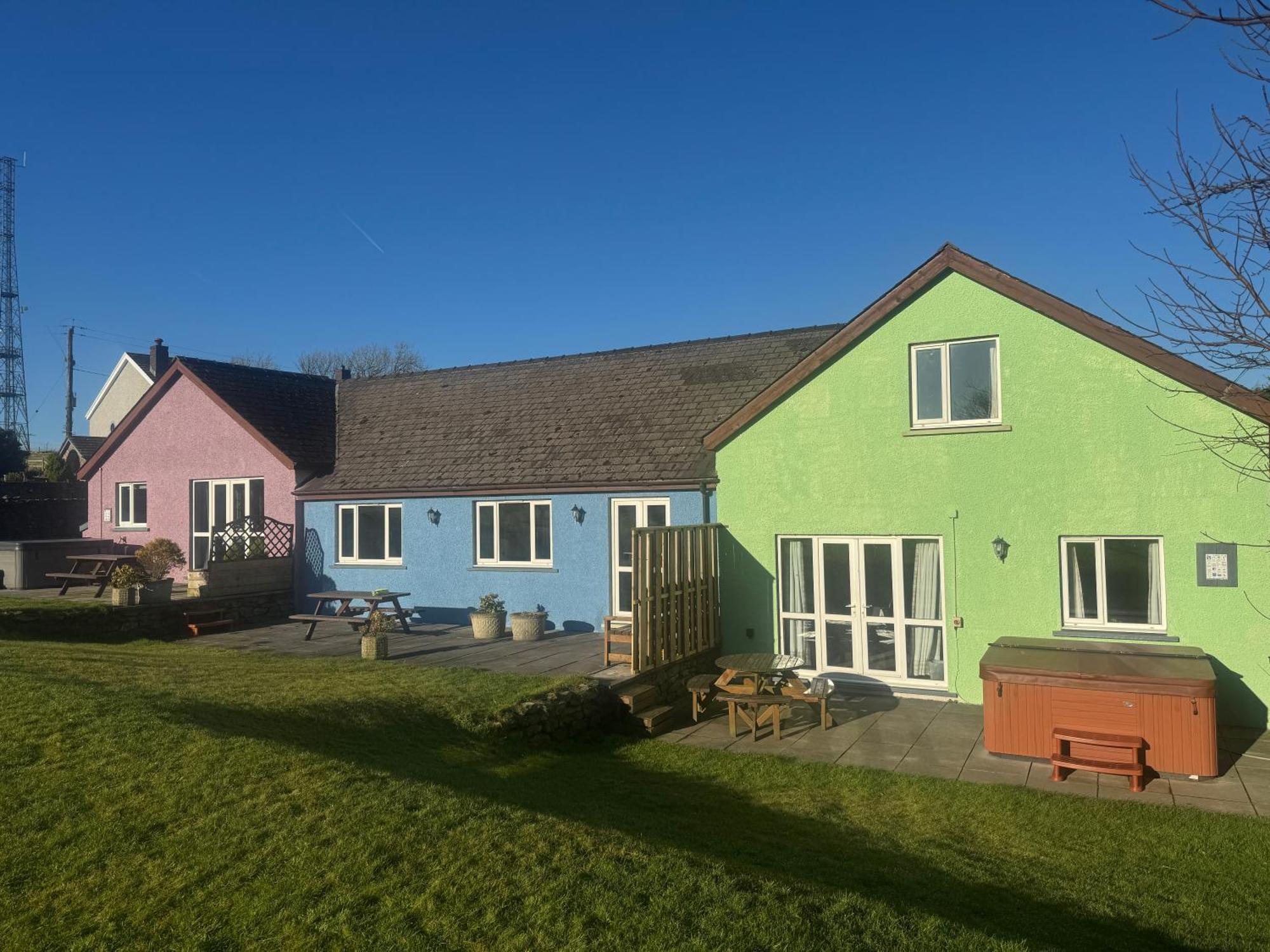 Trenewydd Farm Holiday Cottages Cardigan Esterno foto